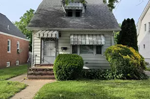 41 Stewart St, Floral Park, NY 11001 - Photo 20