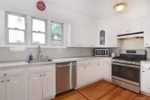 7 Garden Pl, Pelham, NY 10803 - Photo 10