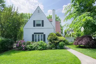 7 Garden Pl, Pelham, NY 10803 - Photo 24