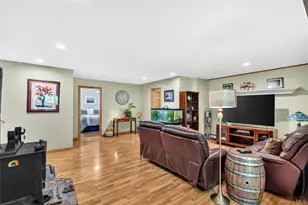 21 Straub Dr, Pleasant Valley, NY 12569 - Photo 14