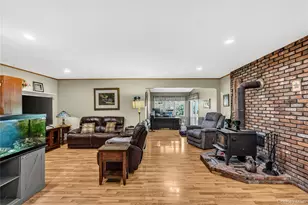 21 Straub Dr, Pleasant Valley, NY 12569 - Photo 4