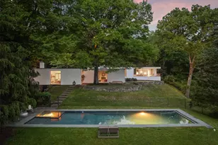125 Davids Hill Rd, Bedford Hills, NY 10506 - Photo 2