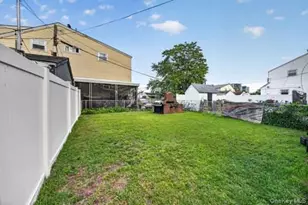 130-05 142nd St, Jamaica, NY 11436 - Photo 4