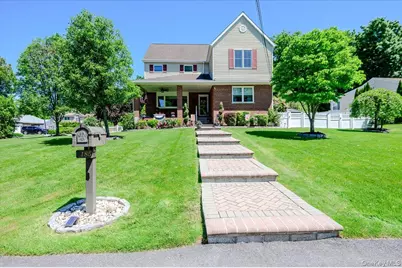 185 Jefferson Avenue, Thornwood, NY 10594 - Photo 2