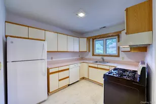 107 Quail Dr, Kingston, NY 12401 - Photo 8