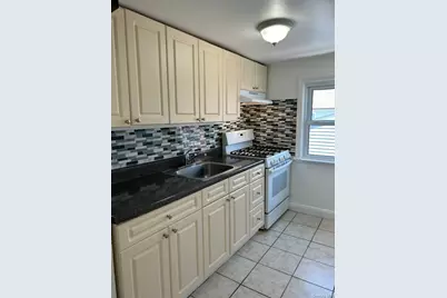 19 Firwood #2nd floor, Port Washington, NY 11050 - Photo 2