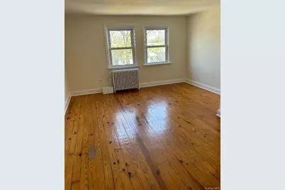 19 Firwood #2nd floor, Port Washington, NY 11050 - Photo 4