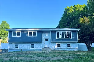 37 California Dr, Middletown, NY 10940 - Photo 2
