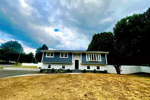 37 California Dr, Middletown, NY 10940 - Photo 2