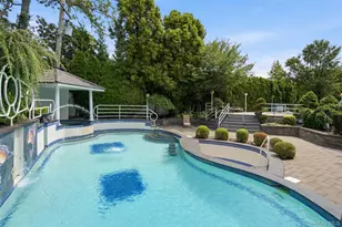 75 Shoreham Dr E, Dix Hills, NY 11746 - Photo 40