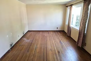 9 Robert St, Hicksville, NY 11801 - Photo 6