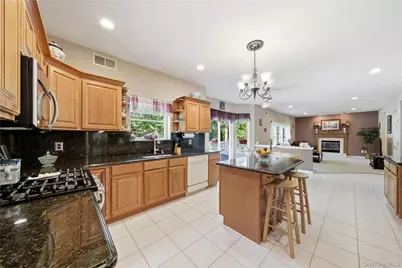 9 Ridgefield Drive, Shoreham, NY 11786 - Photo 18