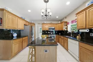 9 Ridgefield Dr, Shoreham, NY 11786 - Photo 20