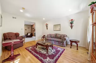 9 Ridgefield Dr, Shoreham, NY 11786 - Photo 8