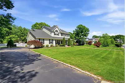 9 Ridgefield Drive, Shoreham, NY 11786 - Photo 2