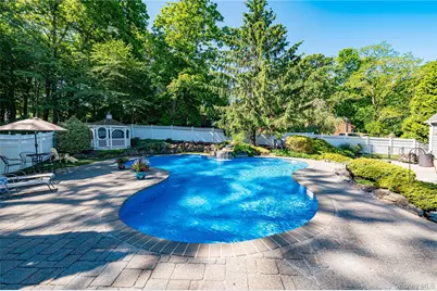 130 N Country Road, Shoreham, NY 11786 - Photo 22