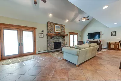 130 N Country Road, Shoreham, NY 11786 - Photo 10