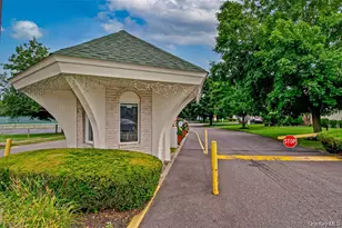 409 Elton Ct E, Saint James, NY 11780 - Photo 24