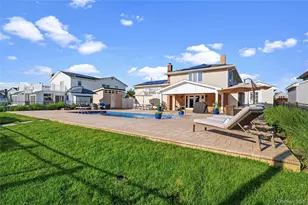 106 Anchorage Dr, West Islip, NY 11795 - Photo 10