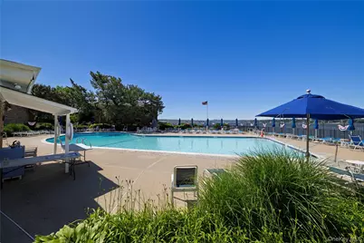 1 Toms Point Lane #Building 5, Unit 9J, Port Washington, NY 11050 - Photo 16
