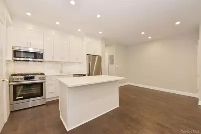 2370 26th Street #3 Family, Astoria, NY 11105 - Photo 4