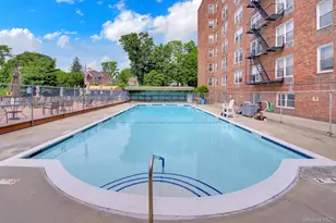 54-44 Little Neck Pkwy, Little Neck, NY 11362 - Photo 12