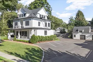 34 Dewey St, Huntington, NY 11743 - Photo 2
