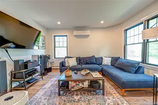 34 Dewey St, Huntington, NY 11743 - Photo 28