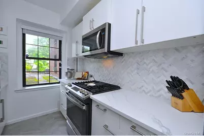192 Garth Road #TP, Scarsdale, NY 10583 - Photo 2