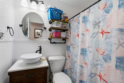 1084 Hyman Avenue, Bay Shore, NY 11706 - Photo 20