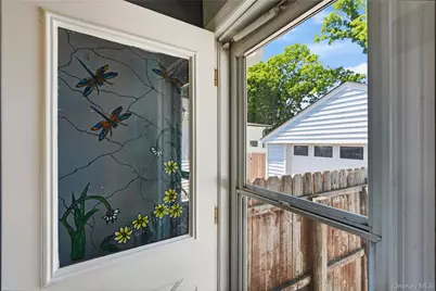 1084 Hyman Avenue, Bay Shore, NY 11706 - Photo 24