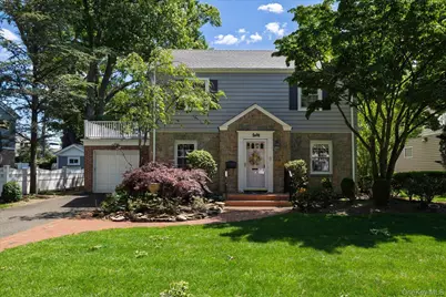 60 Atkinson Road, Rockville Centre, NY 11570 - Photo 2