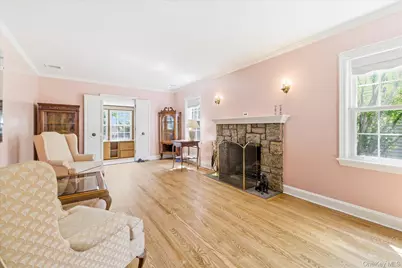 60 Atkinson Road, Rockville Centre, NY 11570 - Photo 4