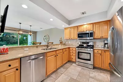4007 The Fairway, Calverton, NY 11933 - Photo 8