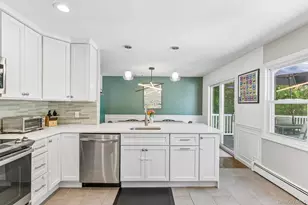 3 Walnut Pl, Huntington, NY 11743 - Photo 6