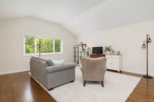 7 Tudor Pl, Hartsdale, NY 10530 - Photo 2