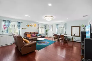 24 Holly Ln, Jericho, NY 11753 - Photo 4