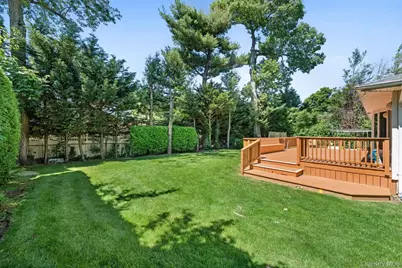 24 Holly Lane, Jericho, NY 11753 - Photo 16