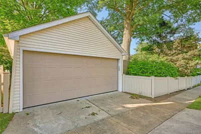 134 Singworth Street, Oyster Bay, NY 11771 - Photo 24