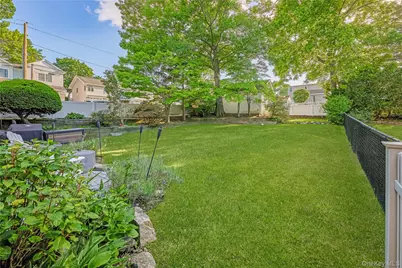 134 Singworth Street, Oyster Bay, NY 11771 - Photo 28