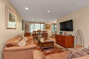 25 Canterbury Rd, Great Neck, NY 11021 - Photo 6