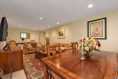 25 Canterbury Road #1F, Great Neck, NY 11021 - Photo 10