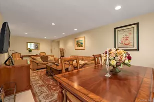 25 Canterbury Rd, Great Neck, NY 11021 - Photo 10