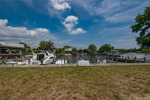253 Melbury Rd, Babylon, NY 11702 - Photo 42