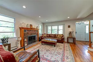 253 Melbury Rd, Babylon, NY 11702 - Photo 4