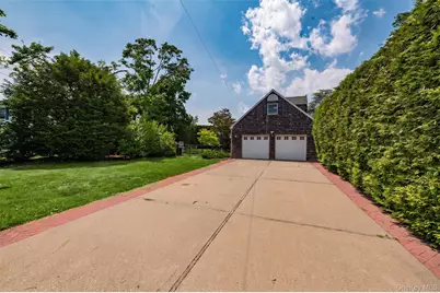 253 Melbury Road, Babylon, NY 11702 - Photo 2
