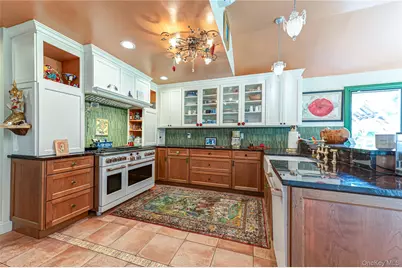 253 Melbury Road, Babylon, NY 11702 - Photo 8