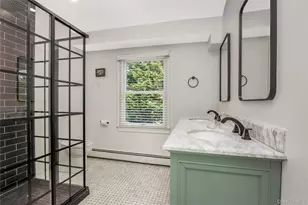 17 Lewis Cir, Babylon, NY 11702 - Photo 22