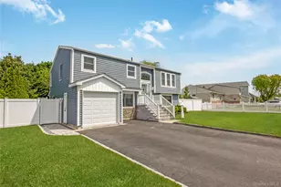 17 Lewis Cir, Babylon, NY 11702 - Photo 2