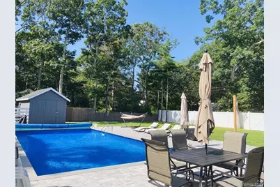 94 E Bay Avenue, Hampton Bays, NY 11946 - Photo 16